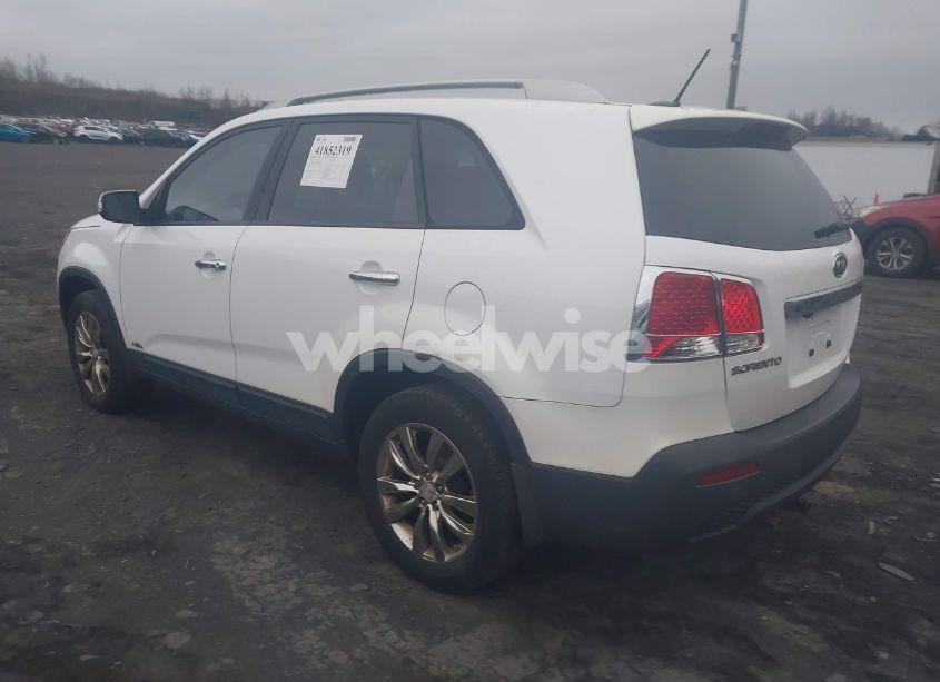 Photo 3 of 2011 Kia Sorento EX (VIN 5XYKUCA13BG089114)