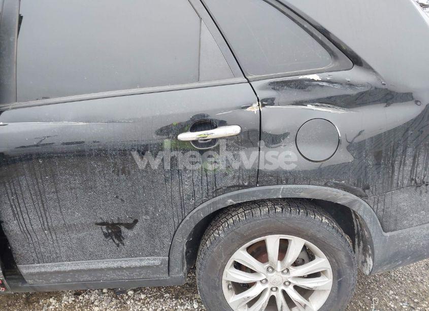 Photo 13 of 2011 Kia Sorento EX (VIN 5XYKUCA15BG026290)