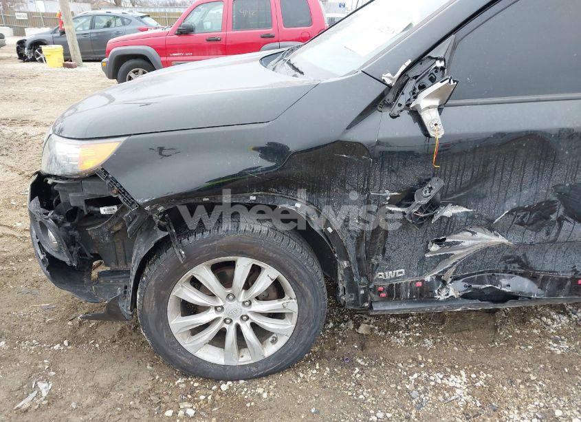 Photo 6 of 2011 Kia Sorento EX (VIN 5XYKUCA15BG026290)