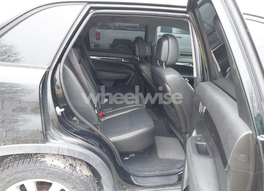 Photo 8 of 2011 Kia Sorento EX (VIN 5XYKUCA15BG026290)