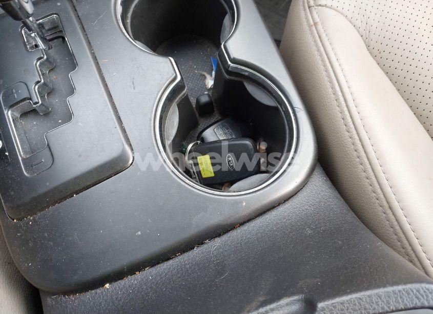 Photo 11 of 2011 Kia Sorento EX (VIN 5XYKUCA17BG006140)