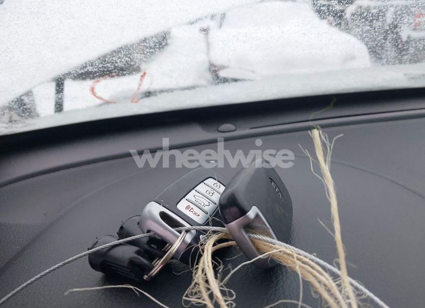 Photo 11 of 2011 Kia Sorento EX (VIN 5XYKUCA17BG114063)