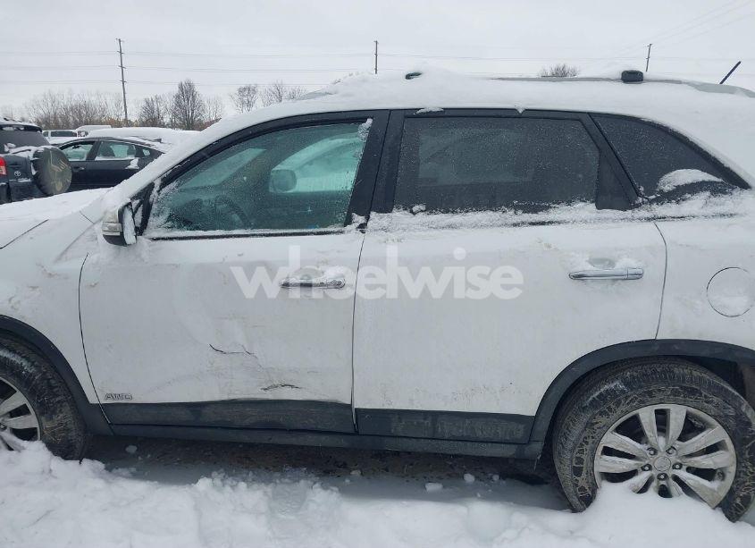 Photo 14 of 2011 Kia Sorento EX (VIN 5XYKUCA17BG114063)