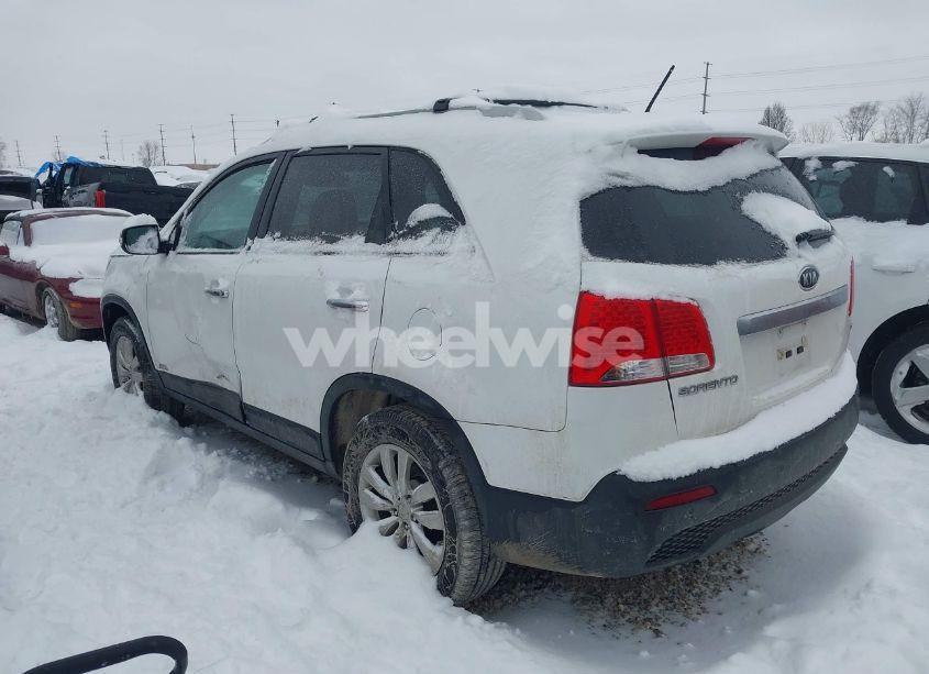 Photo 3 of 2011 Kia Sorento EX (VIN 5XYKUCA17BG114063)