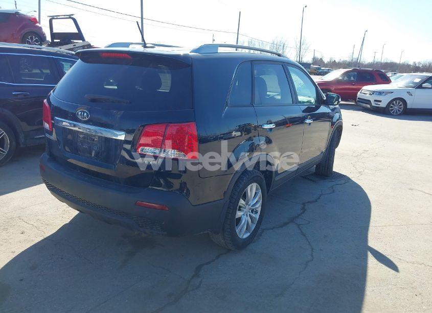 Photo 4 of 2011 Kia Sorento EX (VIN 5XYKUCA18BG064192)