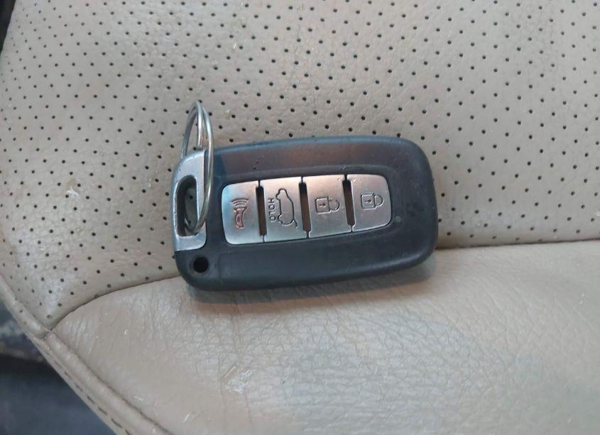 Photo 11 of 2011 Kia Sorento EX (VIN 5XYKUCA18BG070526)