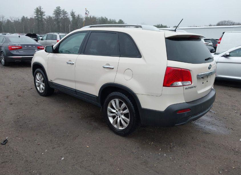 Photo 3 of 2011 Kia Sorento EX (VIN 5XYKUCA18BG070526)