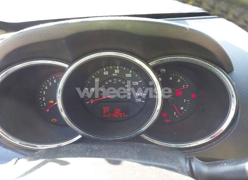 Photo 7 of 2011 Kia Sorento EX (VIN 5XYKUCA18BG167497)