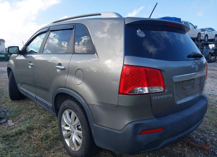 Photo 3 of 2011 Kia Sorento EX (VIN 5XYKUCA19BG034294)