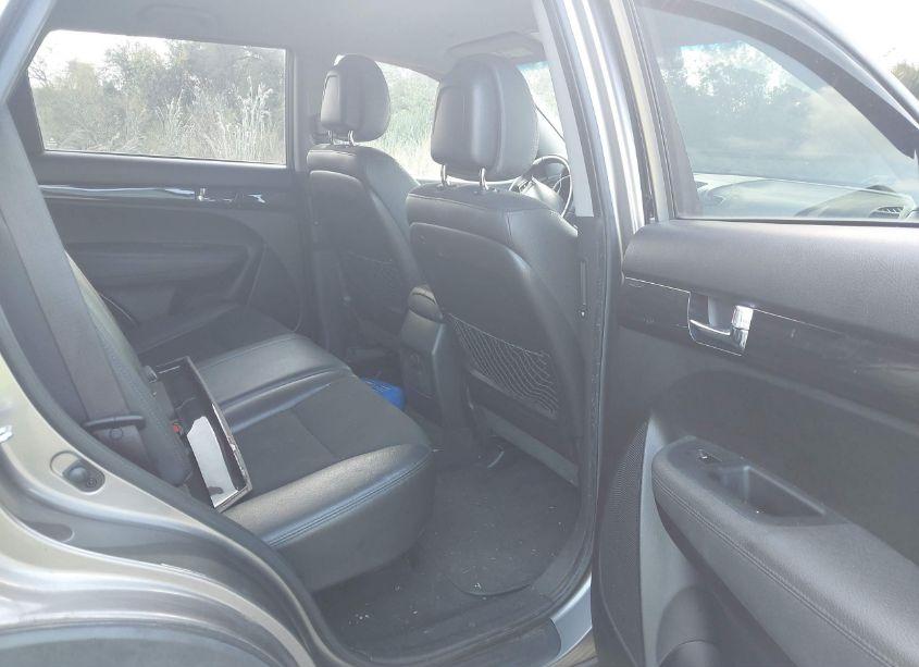 Photo 8 of 2011 Kia Sorento EX (VIN 5XYKUCA19BG034294)