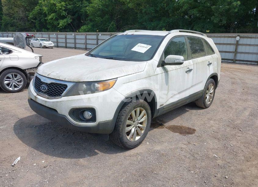 Photo 2 of 2011 Kia Sorento EX (VIN 5XYKUCA1XBG148496)