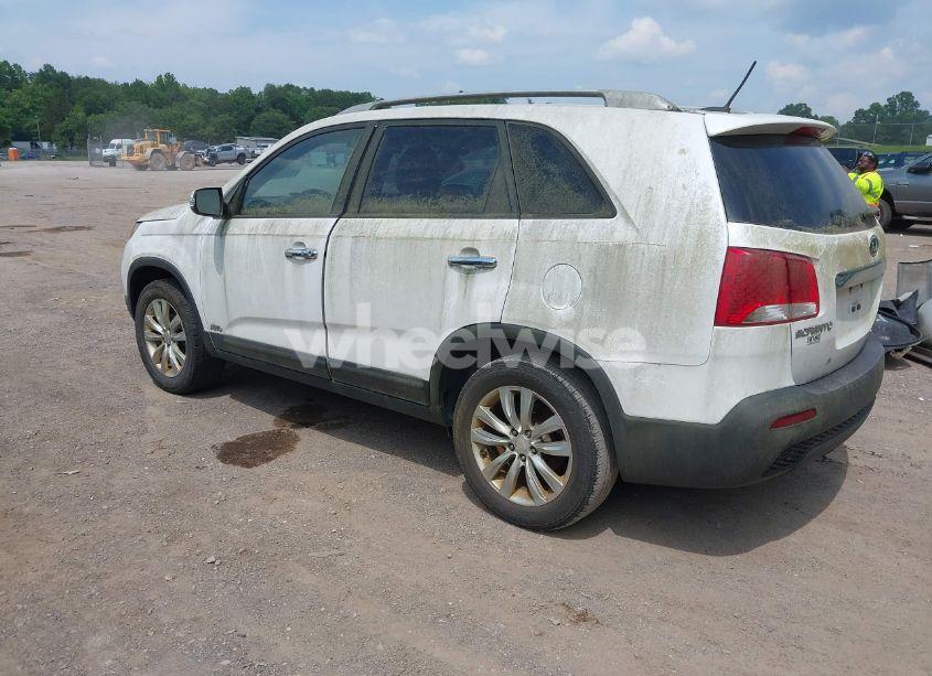 Photo 3 of 2011 Kia Sorento EX (VIN 5XYKUCA1XBG148496)
