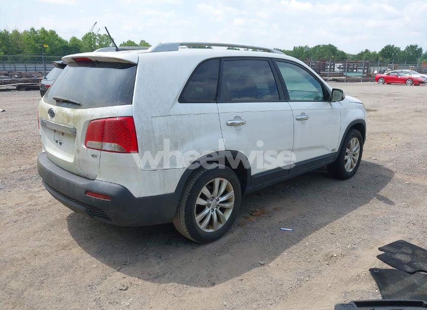 Photo 4 of 2011 Kia Sorento EX (VIN 5XYKUCA1XBG148496)