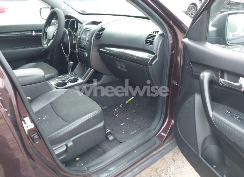 Photo 5 of 2012 Kia Sorento EX (VIN 5XYKUCA61CG266773)