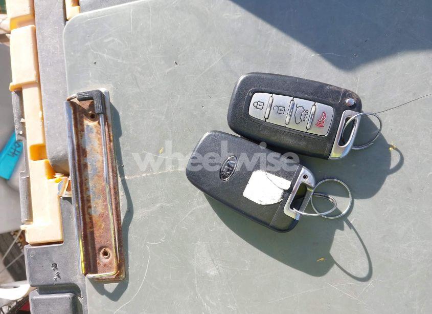 Photo 11 of 2012 Kia Sorento EX (VIN 5XYKUCA63CG300289)