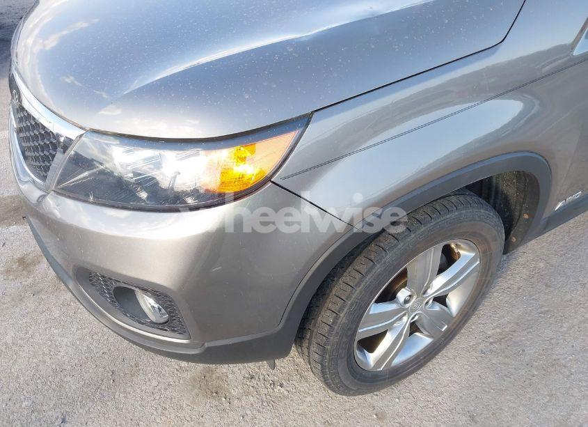 Photo 6 of 2012 Kia Sorento EX (VIN 5XYKUCA63CG300289)