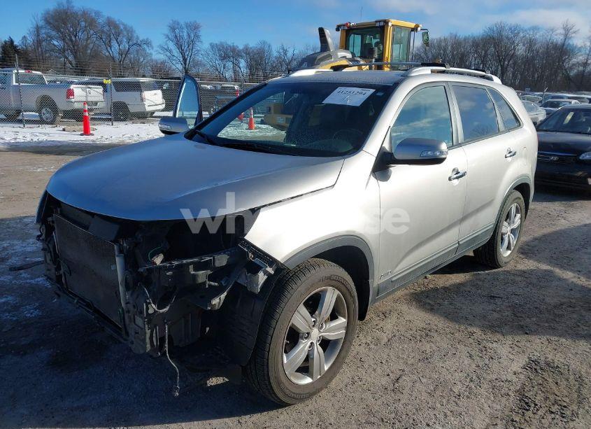Photo 2 of 2013 Kia Sorento EX (VIN 5XYKUCA67DG338027)