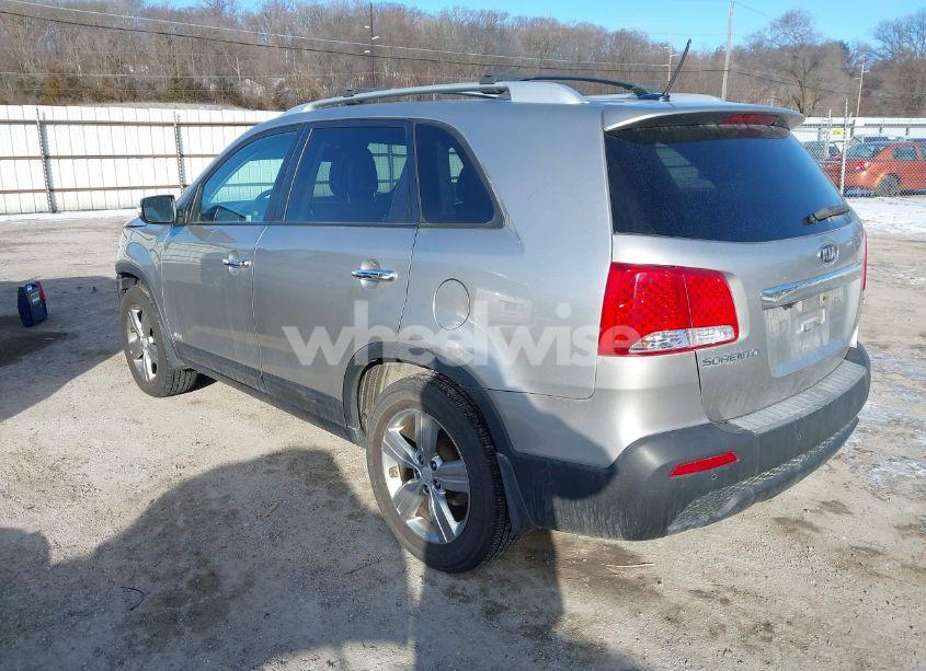 Photo 3 of 2013 Kia Sorento EX (VIN 5XYKUCA67DG338027)