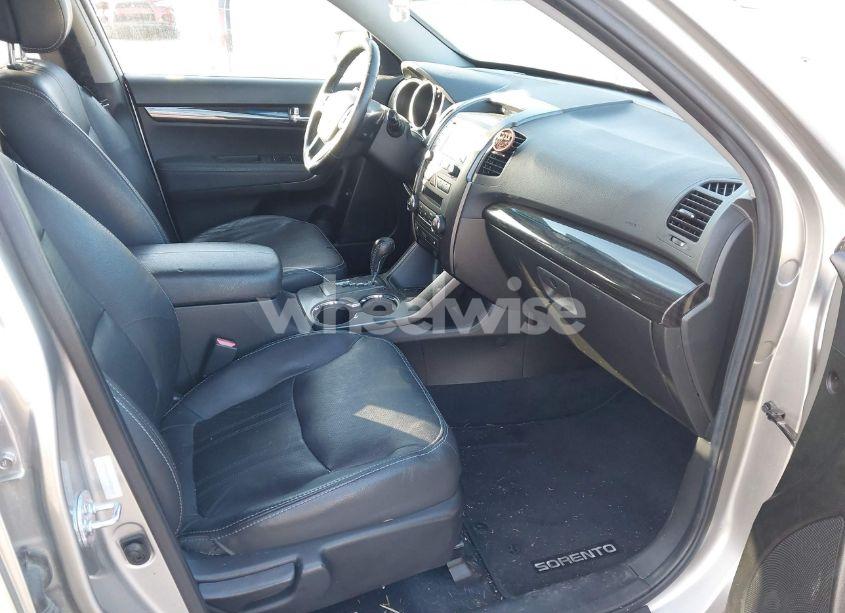 Photo 5 of 2013 Kia Sorento EX (VIN 5XYKUCA67DG338027)