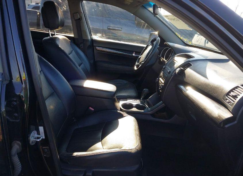 Photo 5 of 2013 Kia Sorento EX (VIN 5XYKUCA68DG343527)