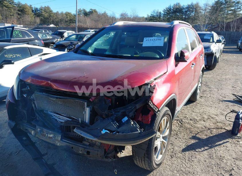 Photo 2 of 2011 Kia Sorento EX (VIN 5XYKUDA11BG036787)