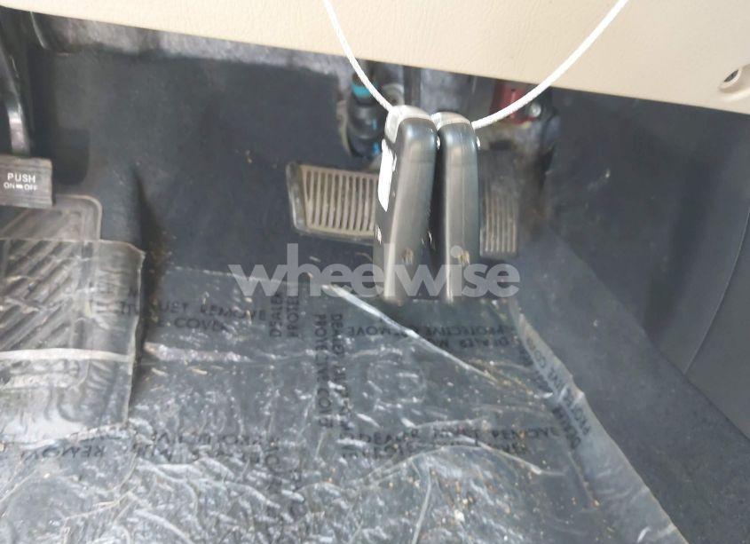 Photo 11 of 2011 Kia Sorento EX (VIN 5XYKUDA12BG034742)