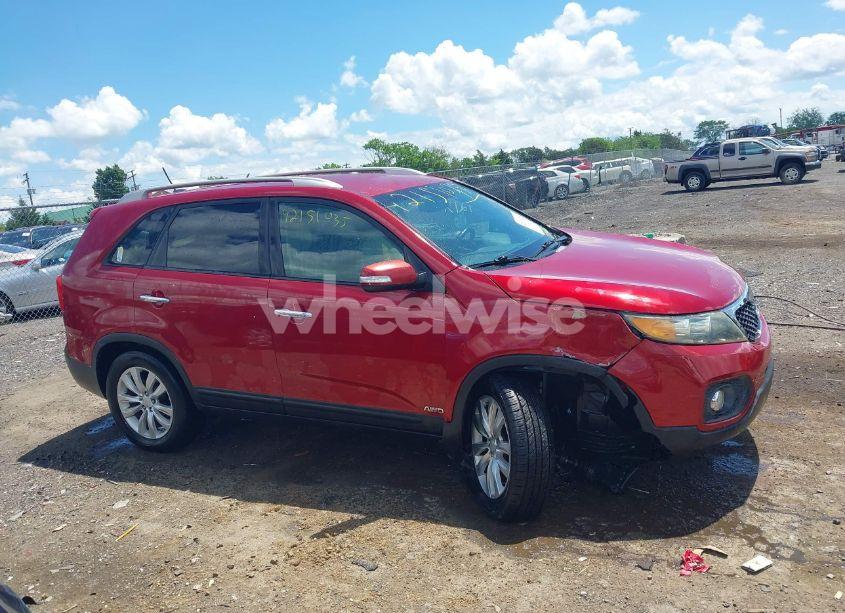 Photo 13 of 2011 Kia Sorento EX (VIN 5XYKUDA12BG034742)