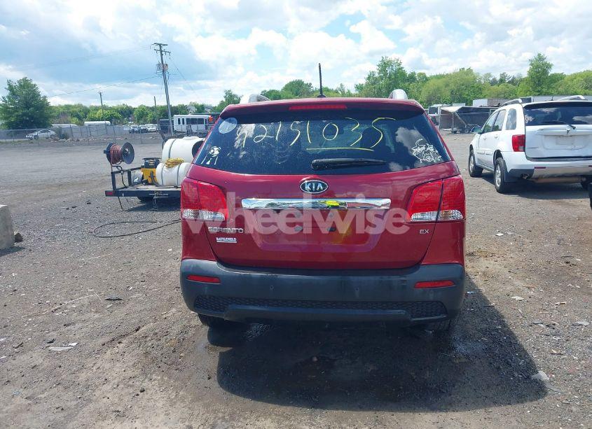 Photo 16 of 2011 Kia Sorento EX (VIN 5XYKUDA12BG034742)