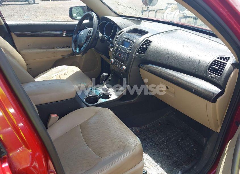 Photo 5 of 2011 Kia Sorento EX (VIN 5XYKUDA12BG034742)