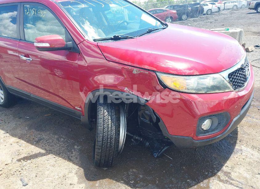 Photo 6 of 2011 Kia Sorento EX (VIN 5XYKUDA12BG034742)