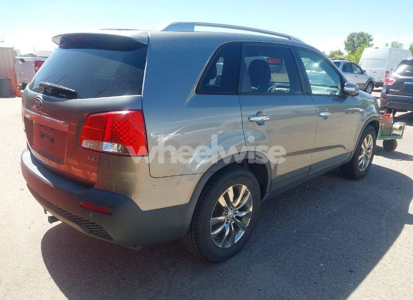 Photo 4 of 2011 Kia Sorento EX (VIN 5XYKUDA15BG058467)