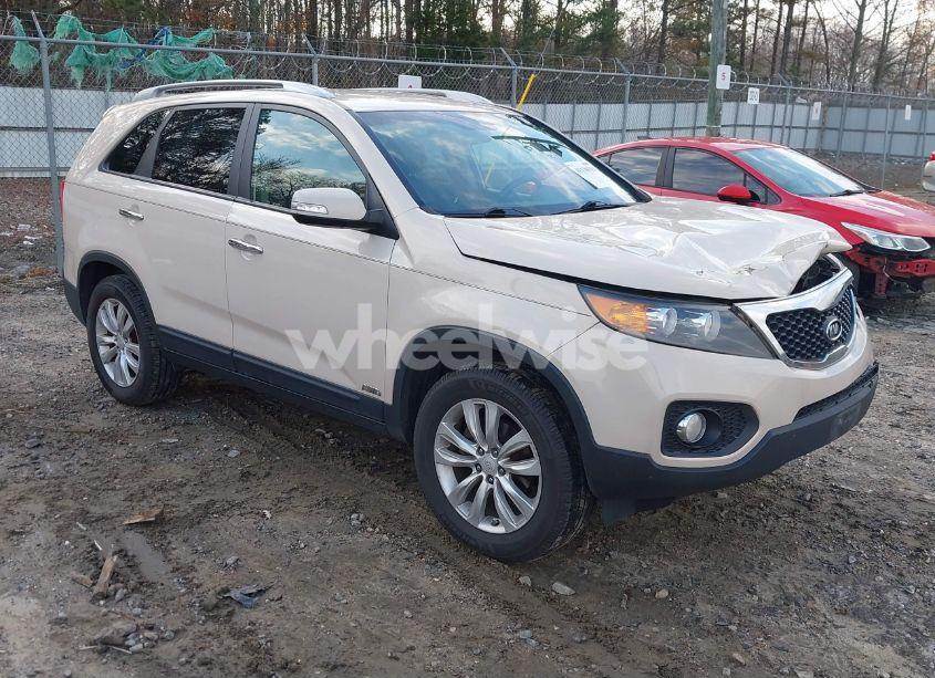 2011 Kia Sorento EX (VIN 5XYKUDA18BG121870) main photo