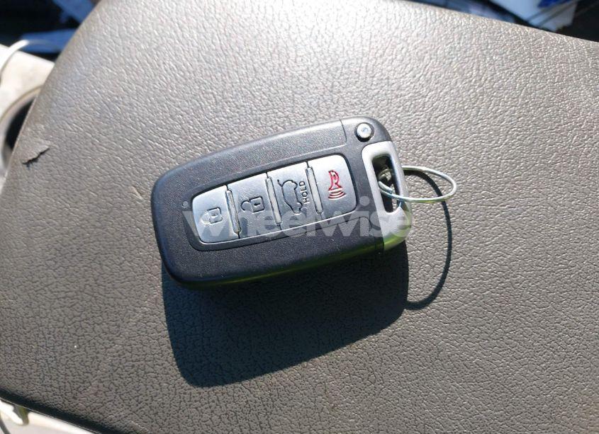 Photo 11 of 2011 Kia Sorento EX (VIN 5XYKUDA18BG121870)