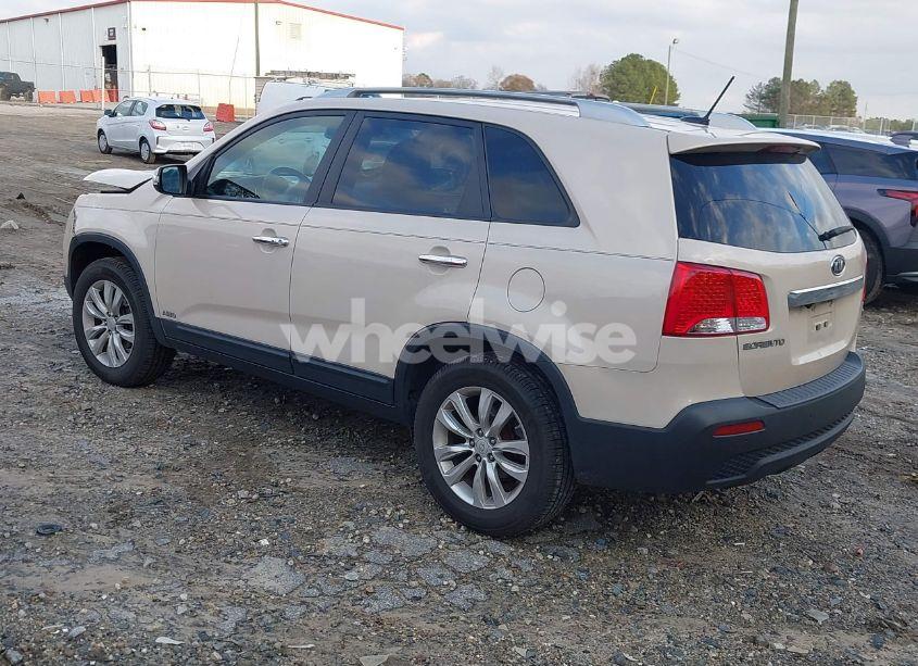 Photo 3 of 2011 Kia Sorento EX (VIN 5XYKUDA18BG121870)