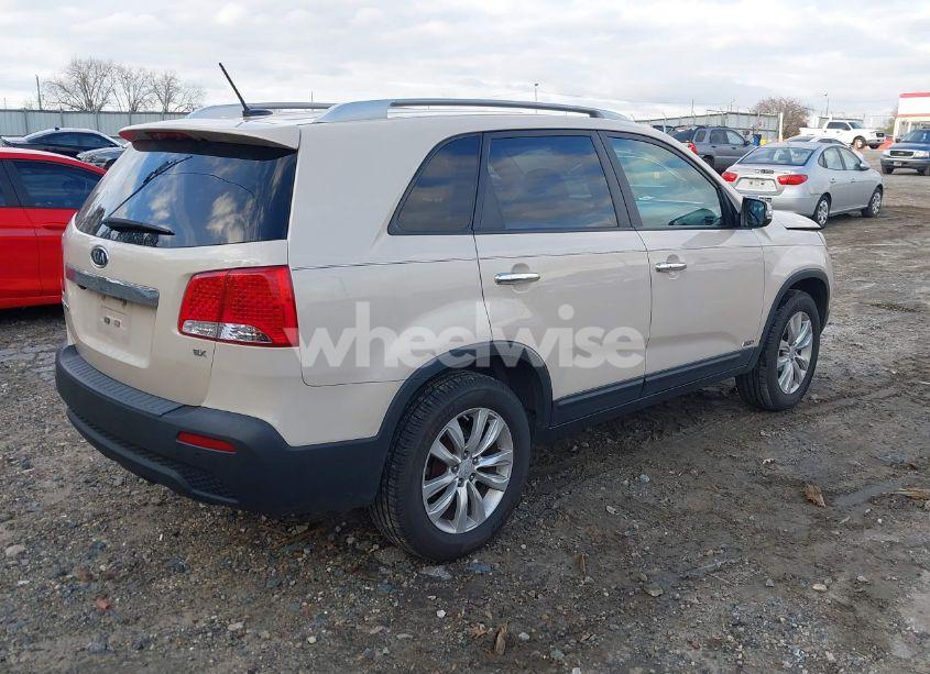 Photo 4 of 2011 Kia Sorento EX (VIN 5XYKUDA18BG121870)
