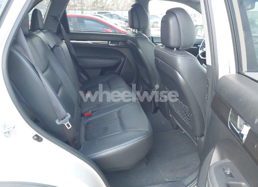 Photo 8 of 2011 Kia Sorento EX (VIN 5XYKUDA18BG121870)