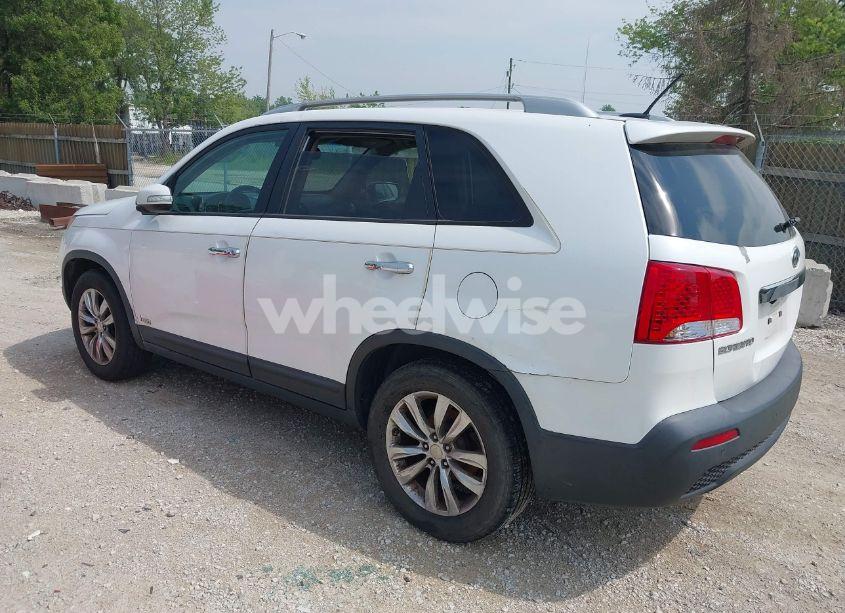 Photo 3 of 2011 Kia Sorento EX V6 (VIN 5XYKUDA20BG052875)
