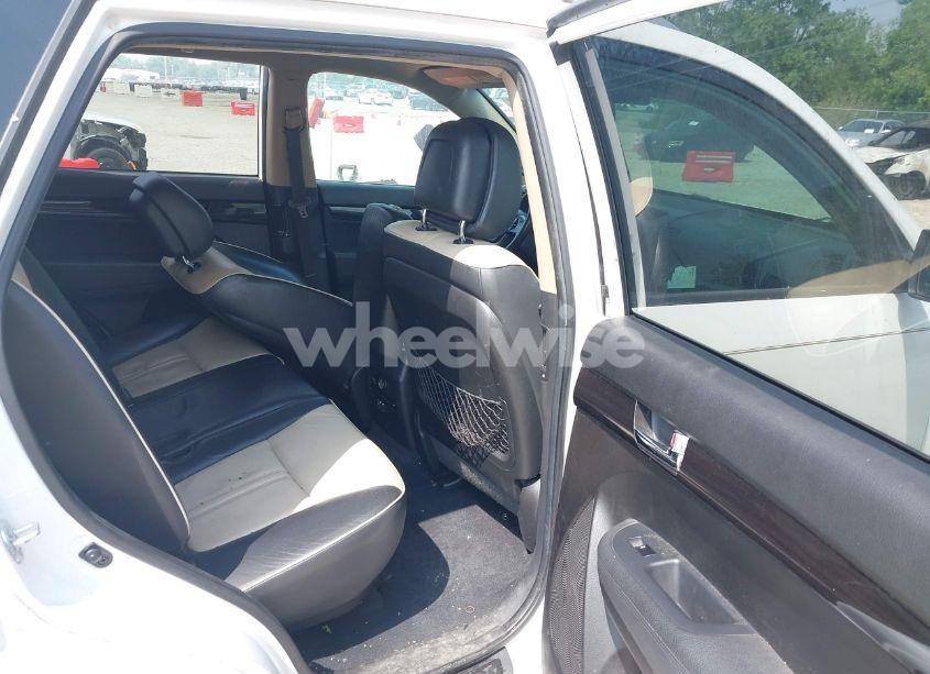 Photo 8 of 2011 Kia Sorento EX V6 (VIN 5XYKUDA20BG052875)