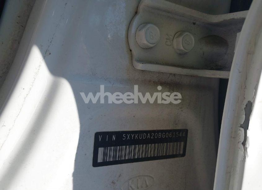 Photo 9 of 2011 Kia Sorento EX V6 (VIN 5XYKUDA20BG061544)