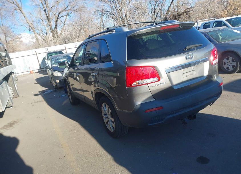 Photo 3 of 2011 Kia Sorento EX V6 (VIN 5XYKUDA20BG180646)