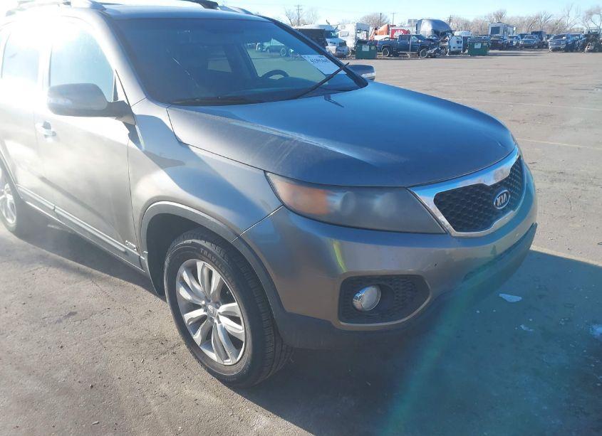 Photo 6 of 2011 Kia Sorento EX V6 (VIN 5XYKUDA20BG180646)