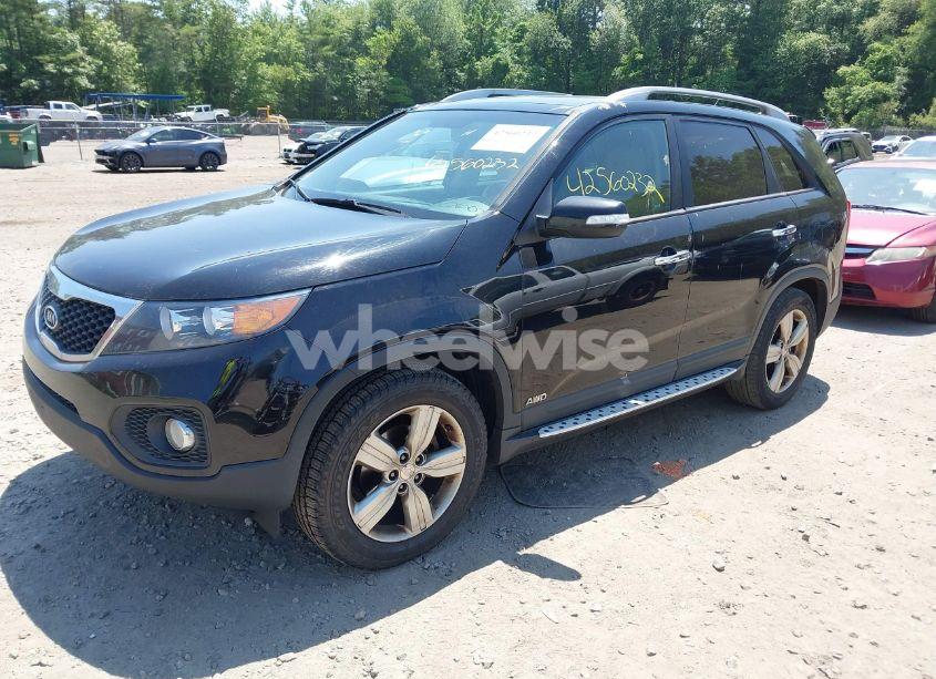 Photo 2 of 2012 Kia Sorento EX V6 (VIN 5XYKUDA20CG199800)
