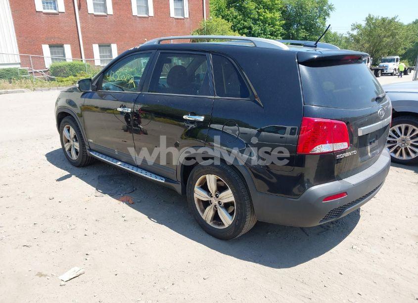 Photo 3 of 2012 Kia Sorento EX V6 (VIN 5XYKUDA20CG199800)