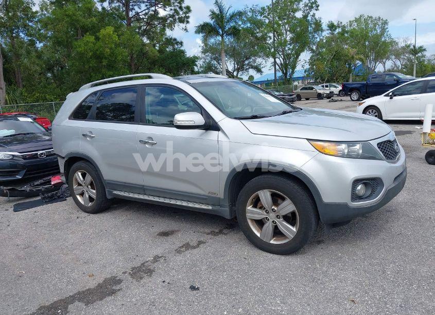2012 Kia Sorento EX V6 (VIN 5XYKUDA20CG206132) main photo
