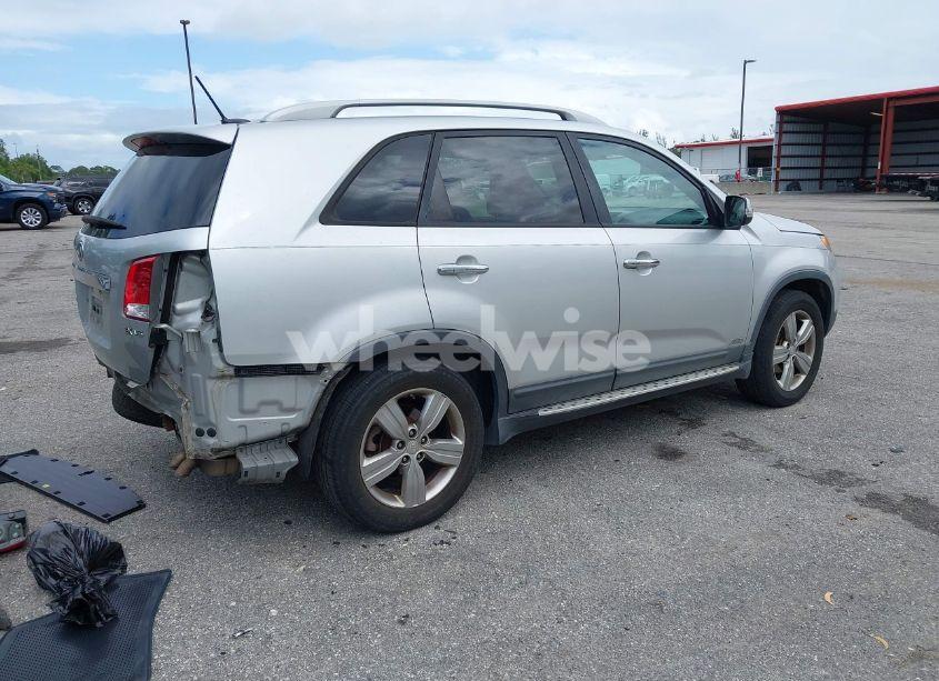 Photo 4 of 2012 Kia Sorento EX V6 (VIN 5XYKUDA20CG206132)