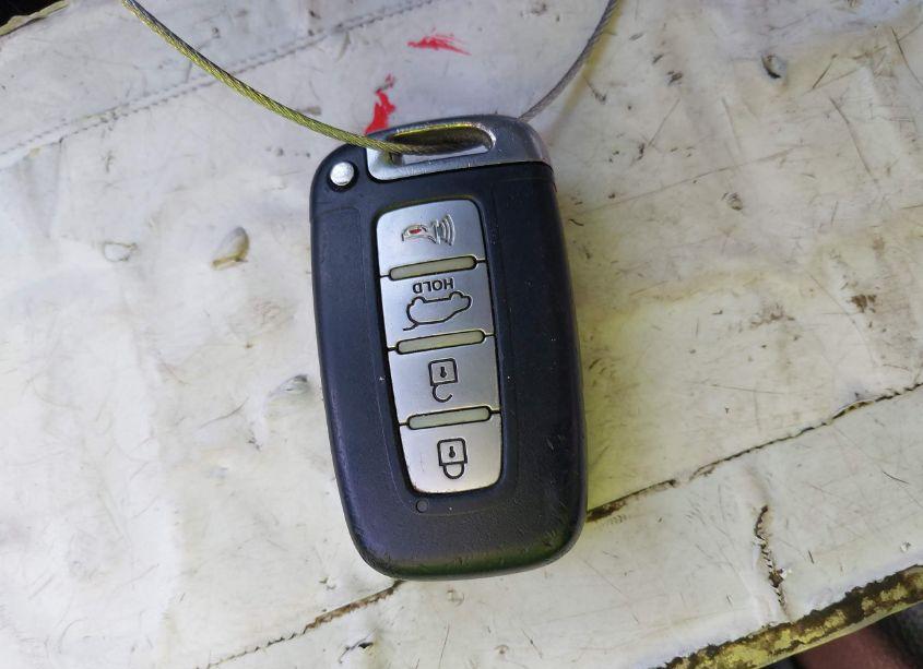 Photo 11 of 2012 Kia Sorento EX V6 (VIN 5XYKUDA20CG206695)