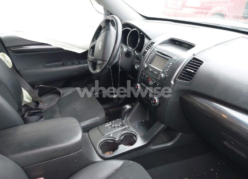 Photo 5 of 2012 Kia Sorento EX V6 (VIN 5XYKUDA20CG284796)
