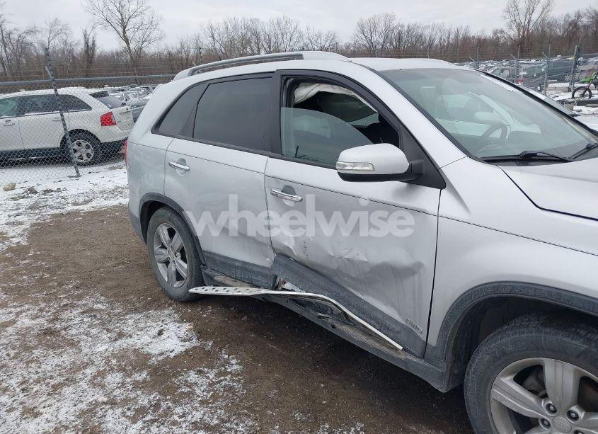 Photo 6 of 2012 Kia Sorento EX V6 (VIN 5XYKUDA20CG284796)