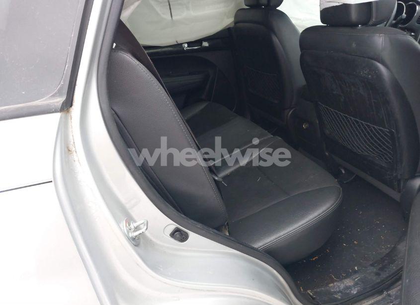 Photo 8 of 2012 Kia Sorento EX V6 (VIN 5XYKUDA20CG284796)