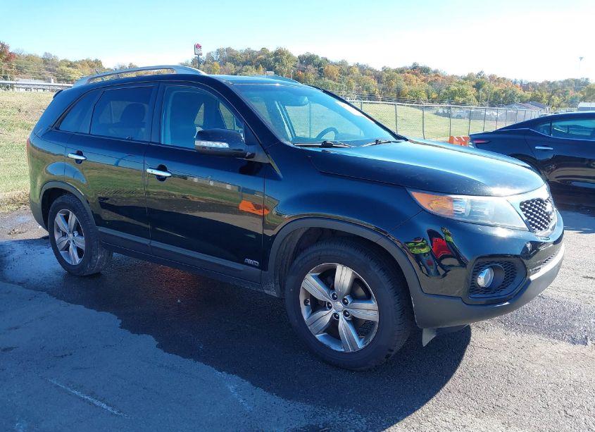 2013 Kia Sorento EX V6 (VIN 5XYKUDA20DG324151) main photo